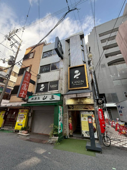 大阪市中央区難波４丁目の事務所の外観