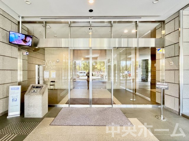 ブリリアタワー東京の防犯設備|【オートロック】オートロックシステムでセキュリティ充実。当たり前ですが、安全で安心して暮らすのって大事ですよね。お探しのご条件でオートロック付きの物件を探す方も多いですがやはりセキュリティは大事です。