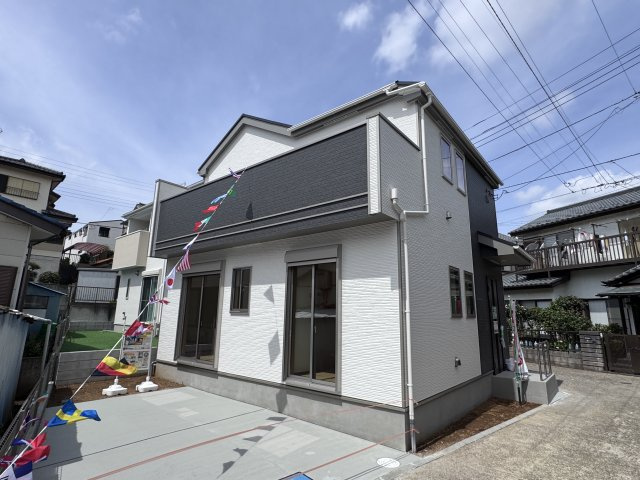 柏市中新宿２丁目新築戸建の外観|完成済み内覧可能です！