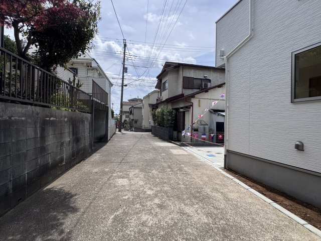 柏市中新宿２丁目新築戸建の前面道路含む現地写真|東側前面道路