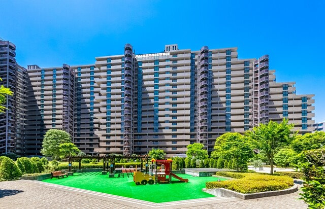 シスナブ池袋本町の外観|「板橋」駅徒歩５分！平成９年築の大規模マンション、シスナブ池袋本町は即日現地案内可能となっておりますので、お気軽にお問い合わせください！