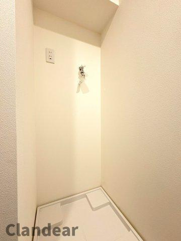 藤和亀有コープのランドリースペース|室内洗濯機置場付き。雨の日も夜でも、気にせずお洗濯できます。