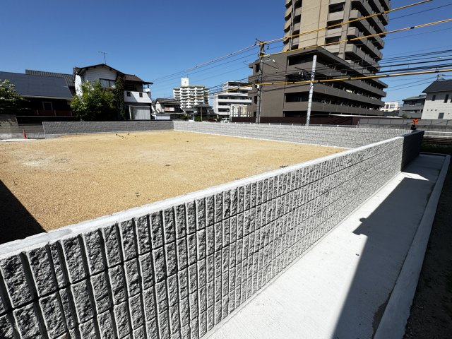 上之町二丁目 土地の前面道路含む現地写真