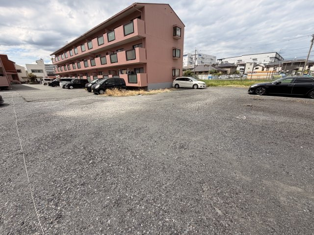 カーサ南茨木の駐車場|駐車場に車を止められます