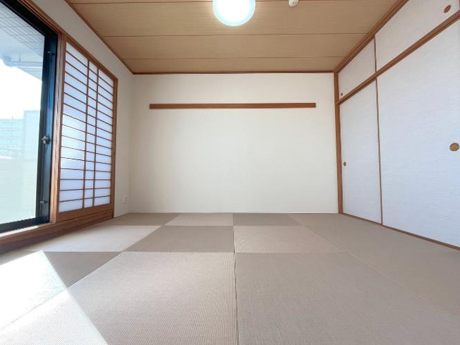 【和室】 | アトムセレクト　コスモステージ大久保サウスプラザ６階 | 来客時の宿泊や小さいお子さまのスペースとしても人気の和室です