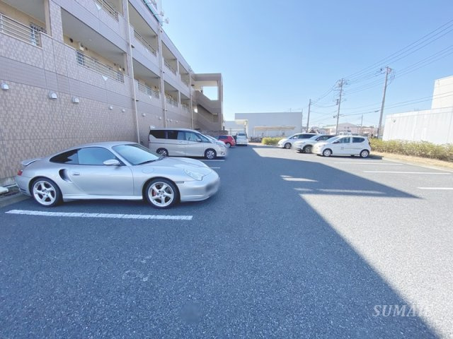 パイン・フィールドの駐車場|駐車場☆