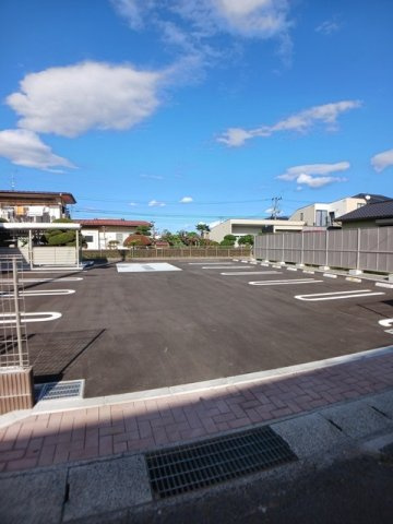 ライツハウスＥの駐車場