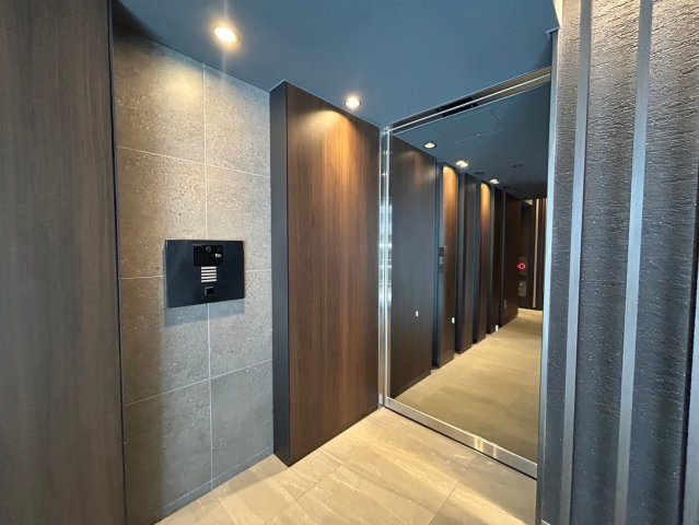 【エントランス】