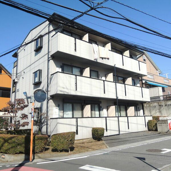 ミューレル信栄の駐車場