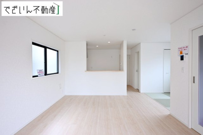 【居間・リビング】 | CRADLE GARDEN加須市南町第3　新築住宅 | ≪1号棟≫
現地(2026年7月撮影)