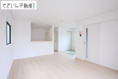 【居間・リビング】 | CRADLE GARDEN加須市南町第3　新築住宅 | ≪1号棟≫
現地(2026年7月撮影)