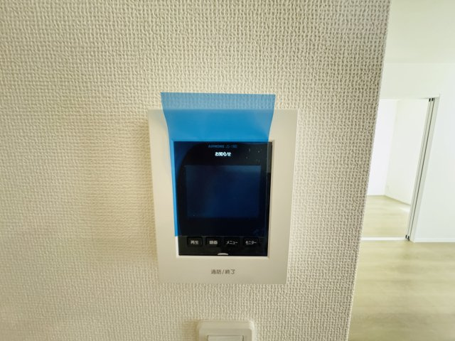 松戸市小金原８丁目新築戸建【貝の花小学校:徒歩2分】のセキュリティ|来客時も安心のTVモニター付きインターフォン