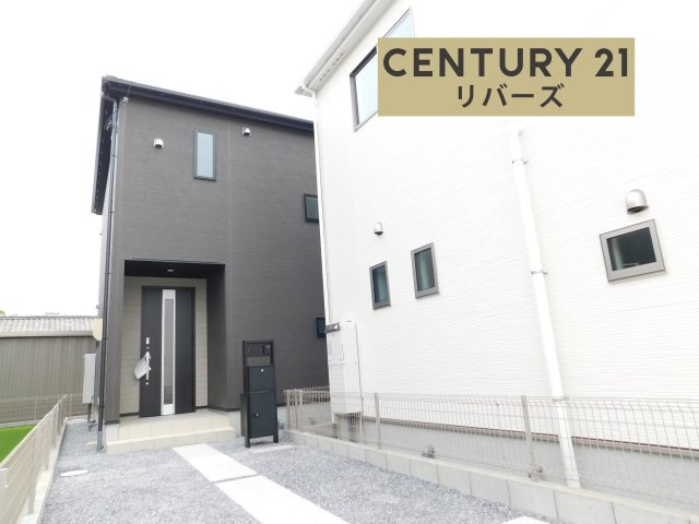 愛西市大井町浦田面の新築一戸建の外観|☆３号棟☆　　新価格！！いつでもご案内致します！（お問合せ当日、平日、水曜、夜間でもＯＫ）長期優良住宅！　敷地５０坪超　駐車３台ＯＫ♪　南に人工芝の庭付き！　全居室６．０帖以上♪　フリースペース完備！