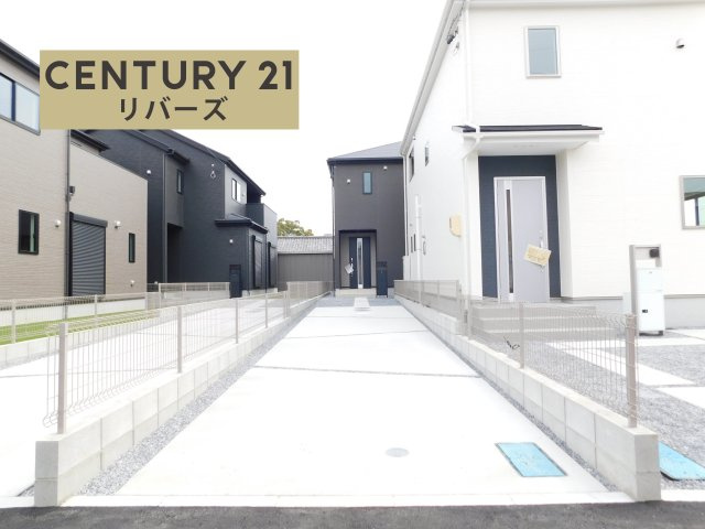愛西市大井町浦田面の新築一戸建の前面道路含む現地写真|☆３号棟☆　　新価格！！いつでもご案内致します！（お問合せ当日、平日、水曜、夜間でもＯＫ）長期優良住宅！　敷地５０坪超　駐車３台ＯＫ♪　南に人工芝の庭付き！　全居室６．０帖以上♪　フリースペース完備！