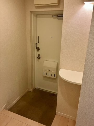 東糀谷ローヤルコーポの玄関