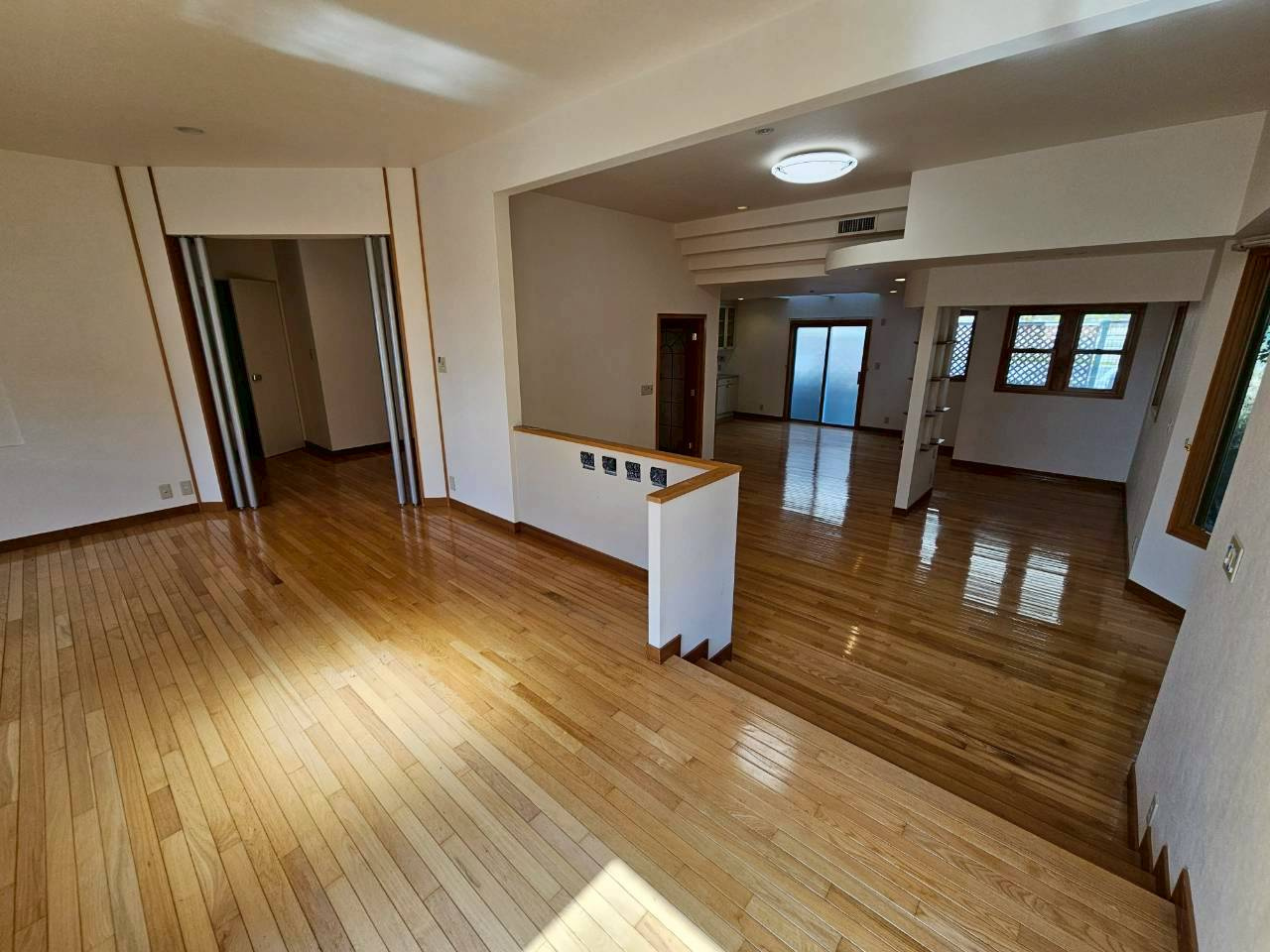 芦屋市翠ヶ丘町戸建の居間・リビング