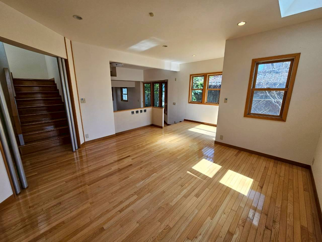 芦屋市翠ヶ丘町戸建の居間・リビング