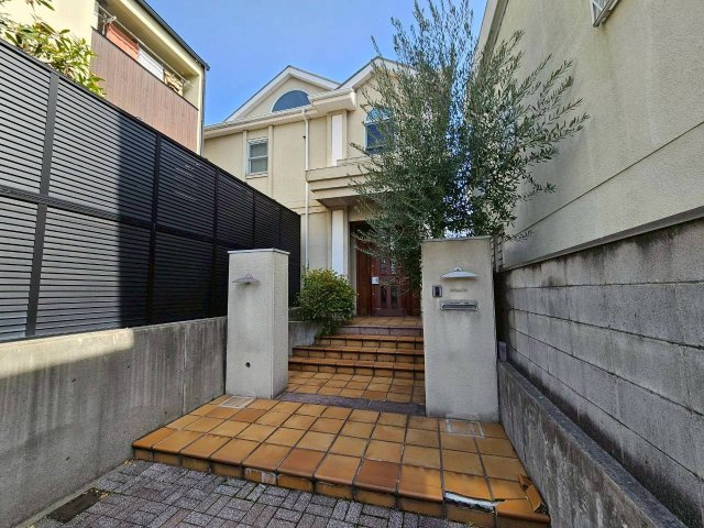 芦屋市翠ヶ丘町戸建のロビー