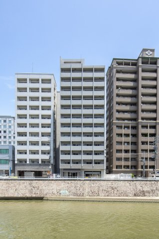 サヴォイラクアティック　3階