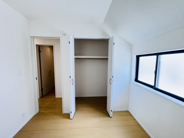 松戸市小金原８丁目新築戸建【貝の花小学校:徒歩2分】の収納|4.5帖洋室収納