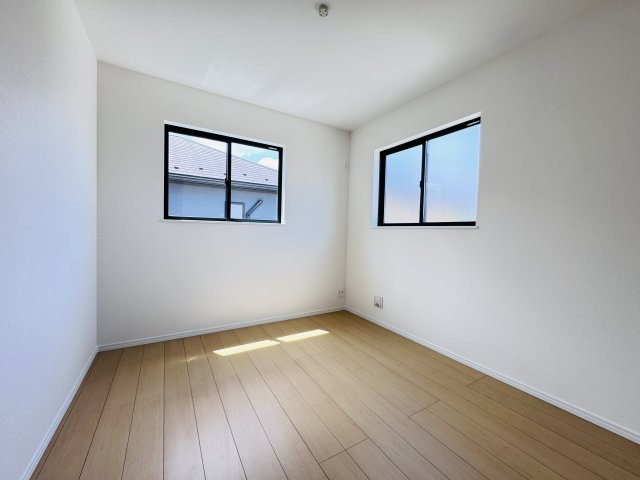 松戸市小金原８丁目新築戸建【貝の花小学校:徒歩2分】の子供部屋|5.25帖洋室