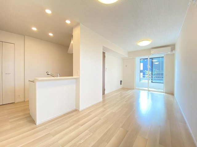 【居間・リビング】 | ※同タイプ写真になります
