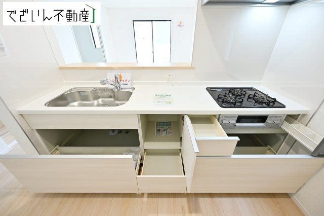 【キッチン】 | CRADLE GARDEN加須市南町第3　新築住宅 | ≪3号棟≫
現地(2026年7月撮影)