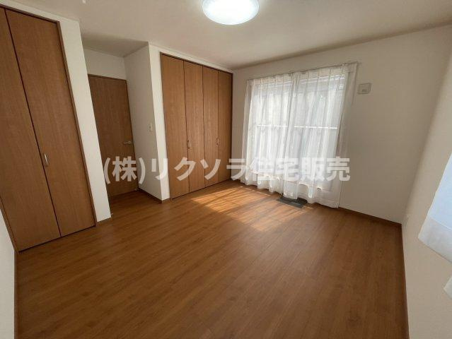 北中振4丁目　中古一戸建ての子供部屋|洋室6.75帖
■物件内覧・資金計画相談・住宅ローン相談、リフォーム相談、お問合せ受付中■
※当日・翌日のご内覧、ご相談はお電話でのお問合せがスムーズです！