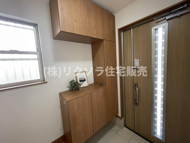 北中振4丁目　中古一戸建ての収納|大容量シューズボックス
■物件内覧・資金計画相談・住宅ローン相談、リフォーム相談、お問合せ受付中■
※当日・翌日のご内覧、ご相談はお電話でのお問合せがスムーズです！