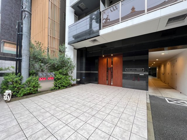 プライムアーバン御堂筋本町のエントランス