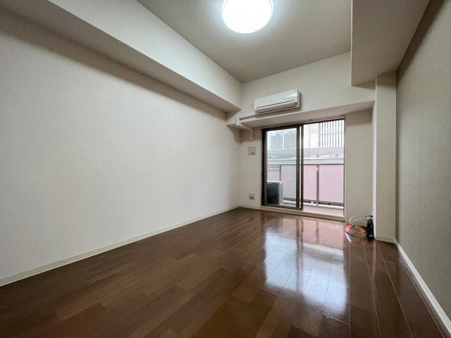 プライムアーバン御堂筋本町の居間・リビング