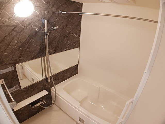 メゾン　クロシェットの浴室