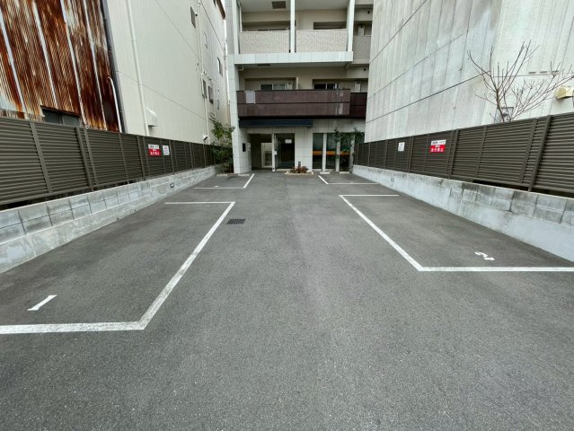 Quintet JOTONOEの駐車場