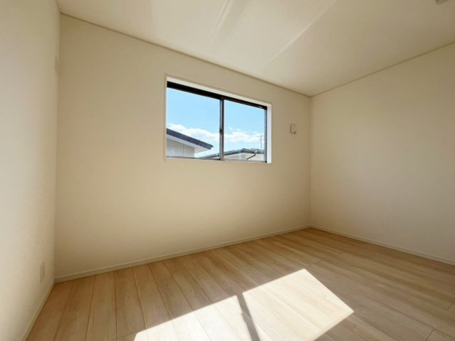 新築戸建・新築建売　福島市南沢又第20　清水小・清水中の洋室|6.5帖の洋室は南向きで陽当たりが良く快適なプライベート空間！