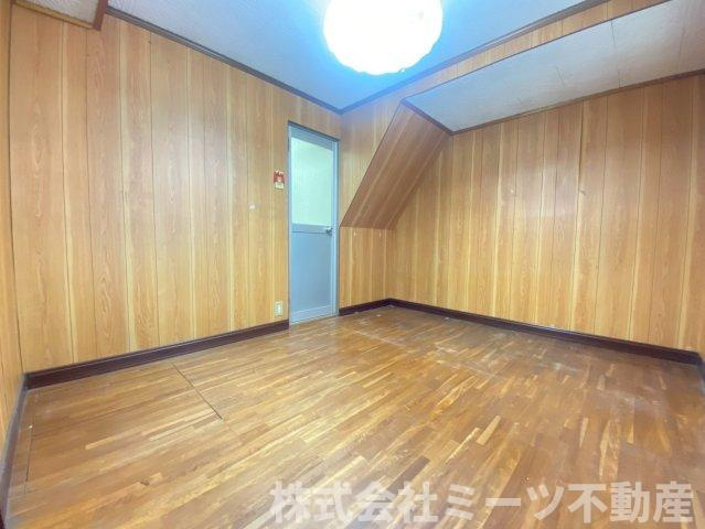 花園東町一丁目　中古戸建の洋室