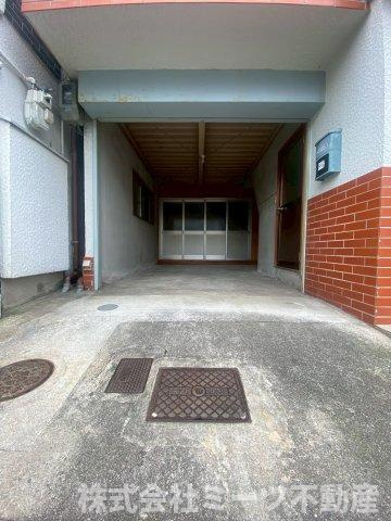 花園東町一丁目　中古戸建の駐車場