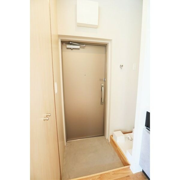 COZY岡崎柱町の玄関