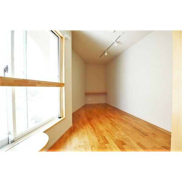 COZY岡崎柱町の居間・リビング