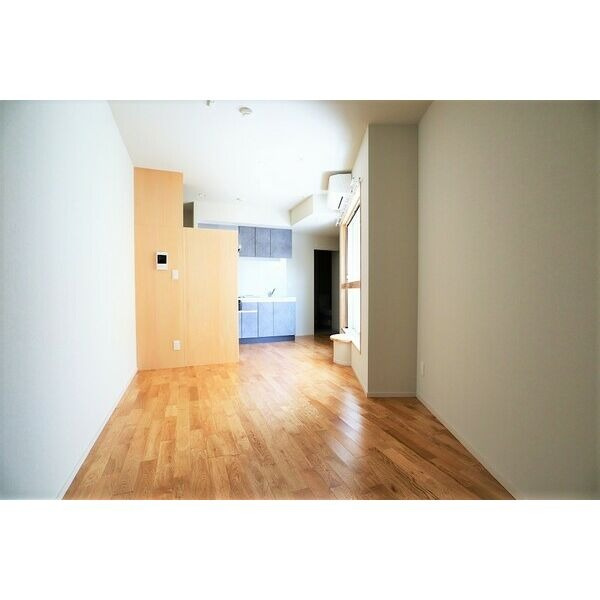 COZY岡崎柱町の居間・リビング