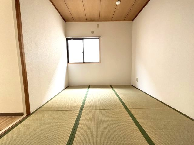クローバーハイツ喜志の和室