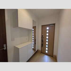 石仏町長北屋敷戸建の玄関