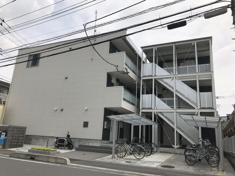 リブリ・エシュレのエントランス