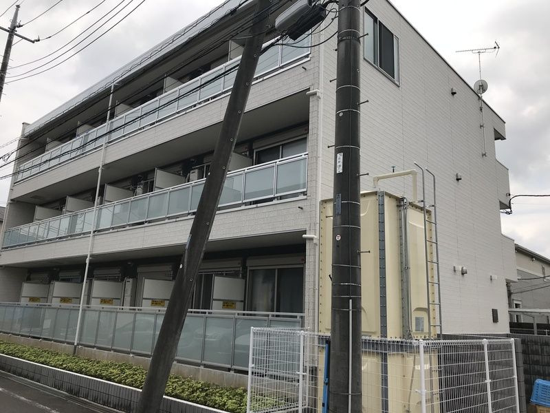 リブリ・エシュレのその他