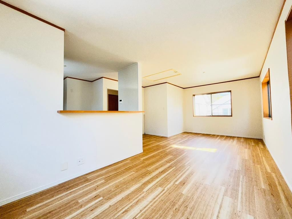多摩市和田の中古一戸建の居間・リビング