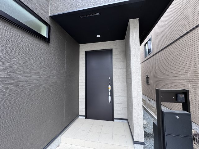 柏市高田新築戸建【高田小学校:徒歩5分】のエントランス|エントランス・玄関ポーチ