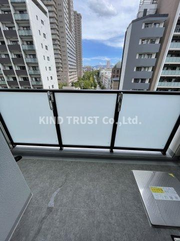 コンフォリア・リヴ南森町Qのバルコニー|バルコニー付きです