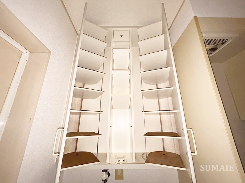 ハイツエミールの玄関|シューズボックスです