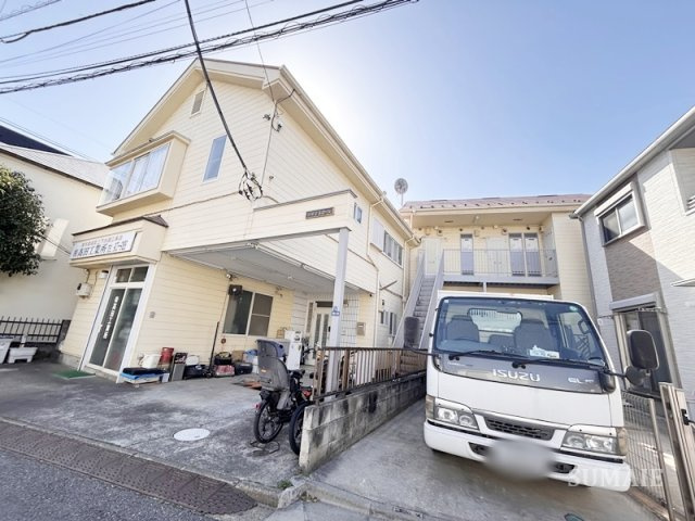 ハイツエミールの外観|右部分がアパートになっています