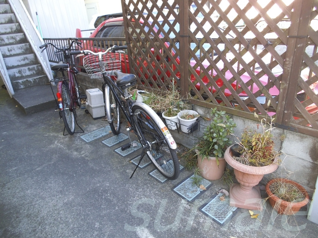 ハイツエミールのその他共用部分|階段手前のスペースです