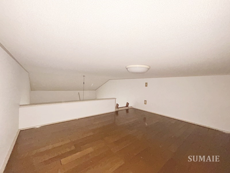 ハイツエミールの洋室|ロフトあります